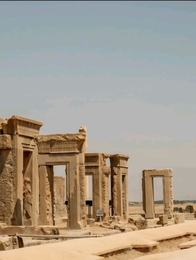 ✨Persepolis: Walking Among the Kings of Ancient Persia 🏛️🌄