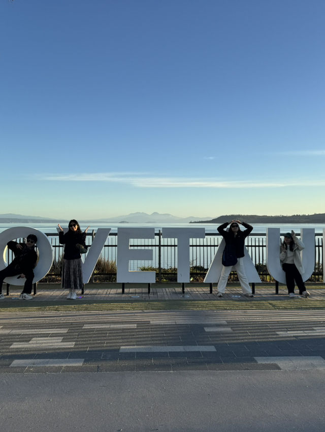 🏔️ TAUPO'S ICONIC DUO: Lakefront Landmarks & Championship Fairways!