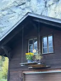 瑞士必衝！勞特布倫嫩的瀑布和火車太會撩了