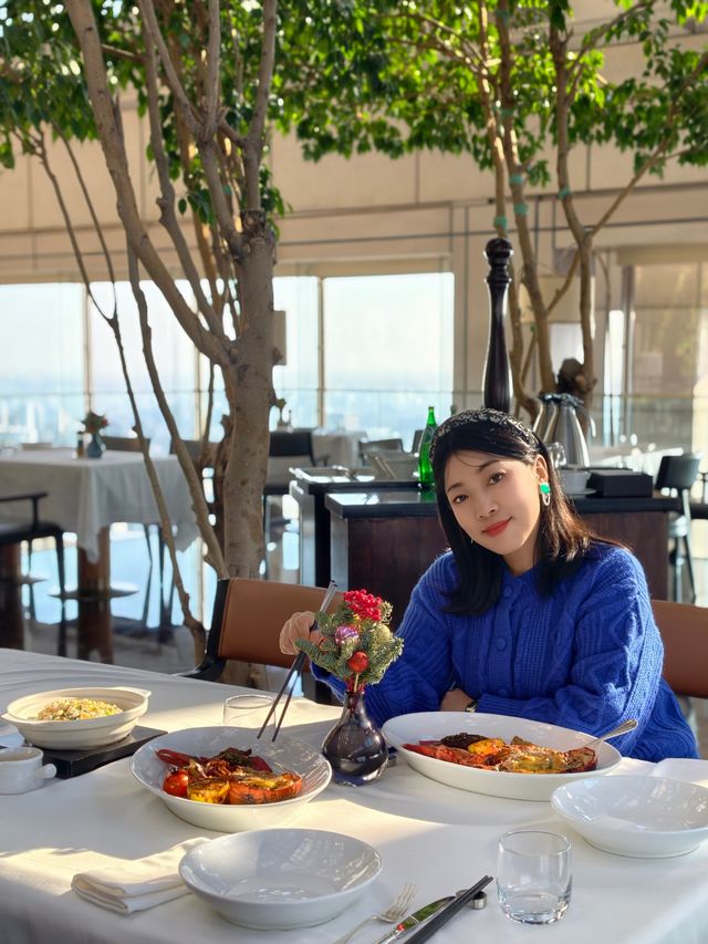 我想說，其實這個甜品車可以最早推上來