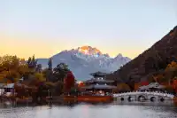 黑龍潭日照金山攻略