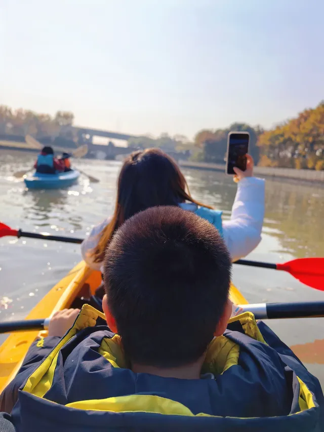 上海秋冬限定浪漫!劃進緋紅水杉秘境裡… 上海秋冬限定浪漫!劃進緋紅水杉秘境裡…