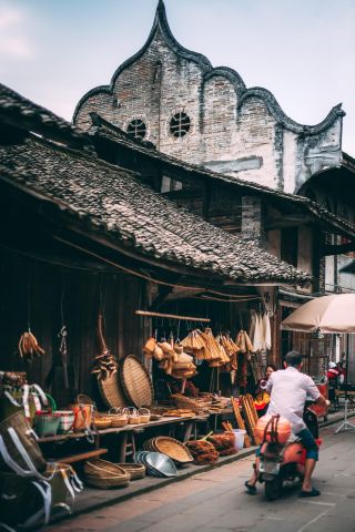 เมืองโบราณซินชาง | เดินเล่นไปตามถนนซ่างเจิ้ง ที่ซึ่งกำแพงสีขาวและกระเบื้องสีดำซ่อนเร้นแก่นแท้ของเสฉวนตะวันตก!
