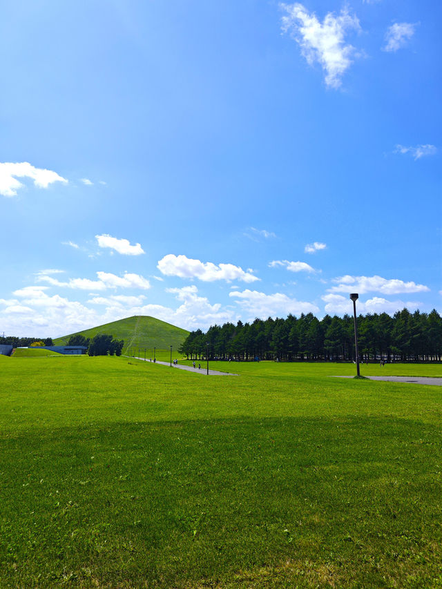 莫埃來沼公園|野口勇與他的玻璃金字塔