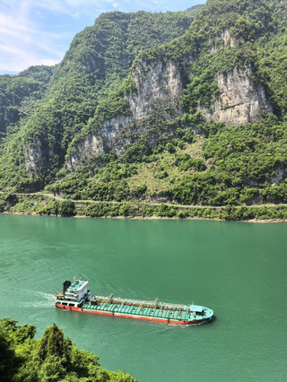 Menjelajahi Sanxia, Rasakan Keagungan dan Romansa Sungai Yangtze.