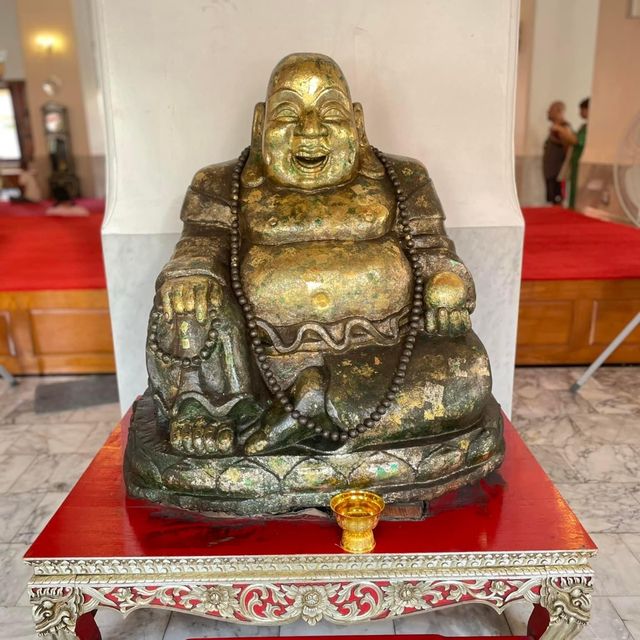 วัดชนะสงคราม วัดดังตั้งใจกลางถนนข้าวสาร