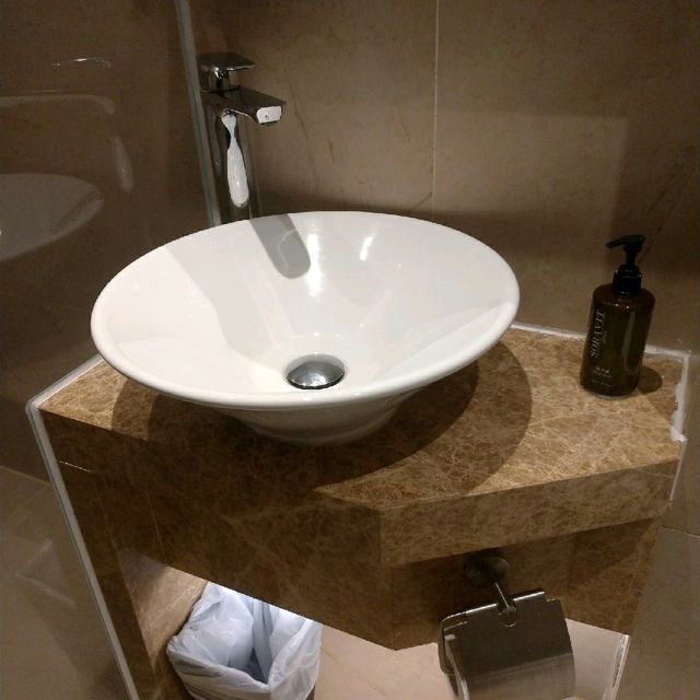 加連威老道上的「瑞生嘉威酒店」