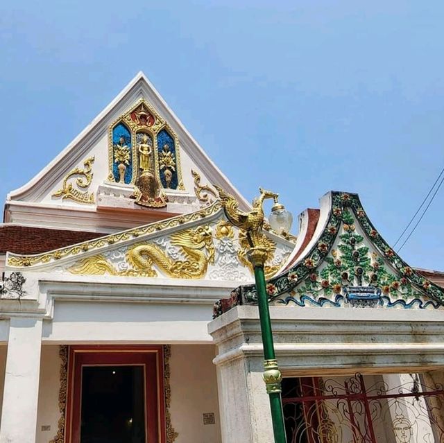 วัดศาลาครืน ขอพร "หลวงพ่อสี่เข่า" หนึ่งเดียวในไทย