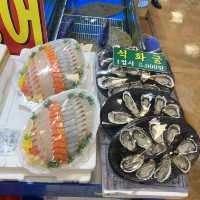 ชี้เป้า ตลาดปลานอร์ยางจิน ชื่อนี้มีอาหารทะเลสดๆ 