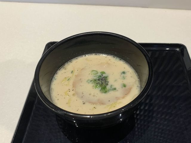ベトナム　ベトナム観光　搭乗前に成田国際空港ANAラウンジでお腹いっぱい食べる！