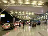 ベトナム　ベトナム観光　ハノイ　ノイバイ国際空港　国際線ターミナル内は土産店、カフェが充実！