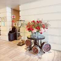 Stay in Singapore’s colonial-style hotel