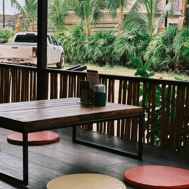 ตำ ลำ แตก อาหารอีสาน-เหนือ ม่วนๆ ที่จ.ระยอง
