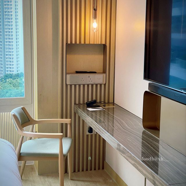 酒店𝐒𝐭𝐚𝐲𝐜𝐚𝐭𝐢𝐨𝐧: 𝐓𝐡𝐞 𝐒𝐢𝐥𝐯𝐞𝐫𝐢 𝐇𝐨𝐧𝐠 𝐊𝐨𝐧𝐠, 𝐌 𝐆𝐚𝐥𝐥𝐞𝐫𝐲