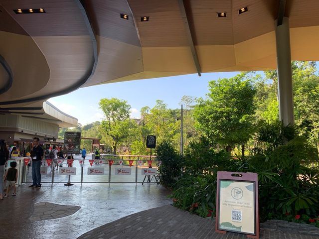 Entrance of Bird Paradise 🦜