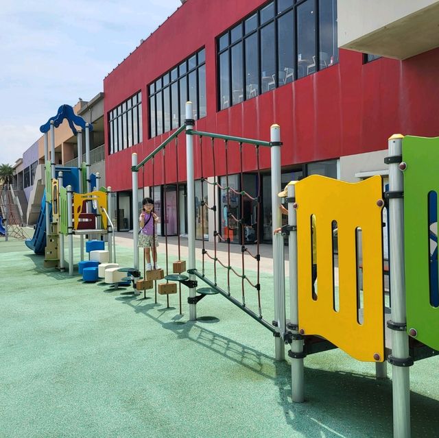 【臺中海邊Outlet】購物樂園，親子好去處。