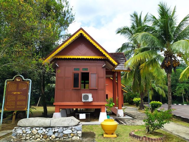 Muzium Rembau (Replika Istana Raja Melewar) ✨