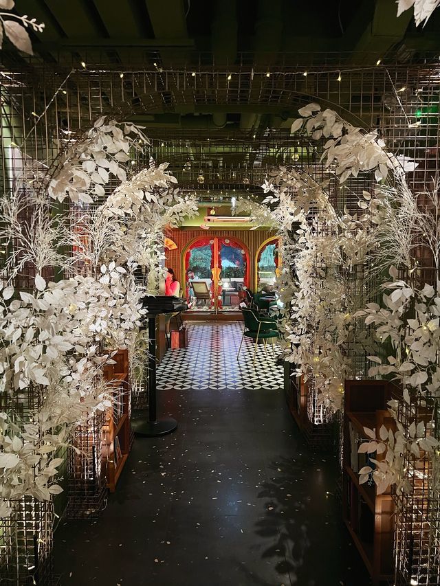 尖沙咀優美酒吧對望清真寺