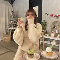 聖誕氛圍濃厚的nuibox cafe，推薦大家去！
