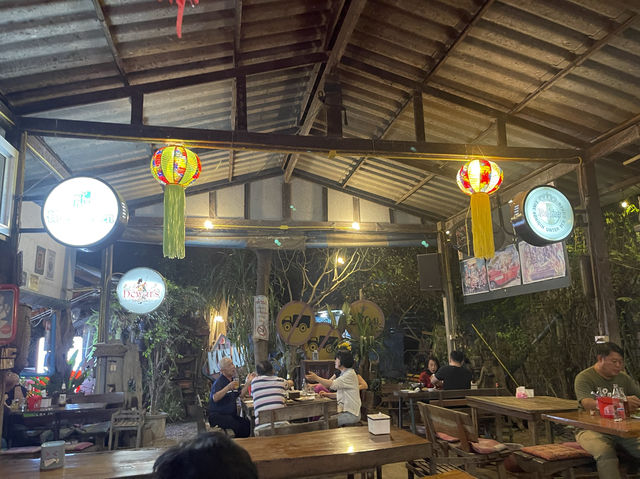 “เก๊าบ่ะต๋ากบแก้มแดง” ร้านอร่อยในเชียงใหม่
