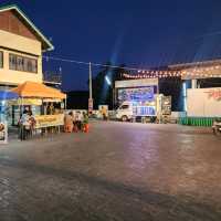 ตลาดเก่า 120 ปี ... Street Art วังทอง