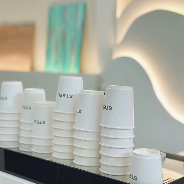 STEEL：市中心餐廳，悠閒用餐時光