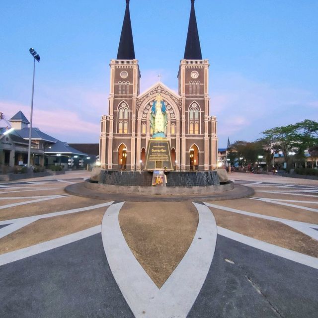 พามาชมอาสนวิหารพระนางมารีอาปฏิสนธินิรมล 