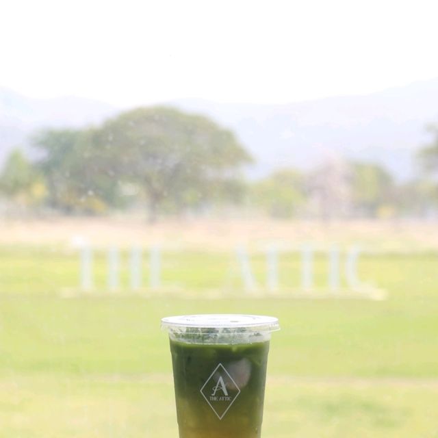 ดุ๊กดิ๊ก ณ The Attic  กาญจนบุรี