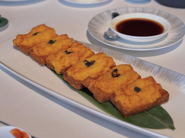 擁有米芝蓮星級和黑珍珠鑽級餐廳美譽的粵菜食府