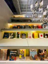 【大阪】本好きにはたまらない 泊まれる本屋 カフェ オシャレなBook And Bed Tokyo 心斎橋