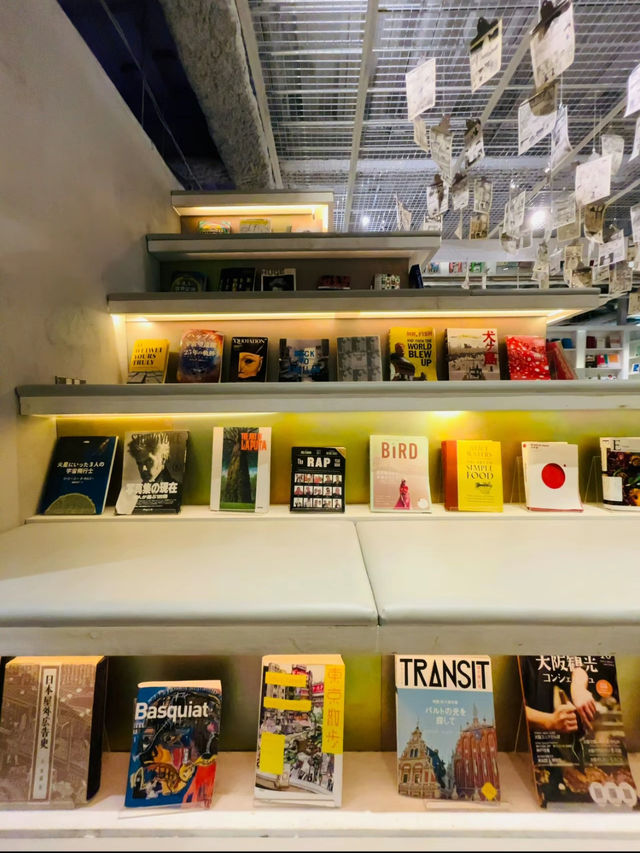 【大阪】本好きにはたまらない 泊まれる本屋 カフェ オシャレなBook And Bed Tokyo 心斎橋