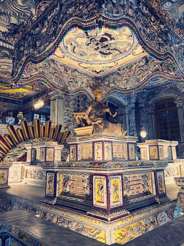 The most adorable Mausoleum in Hue🇻🇳