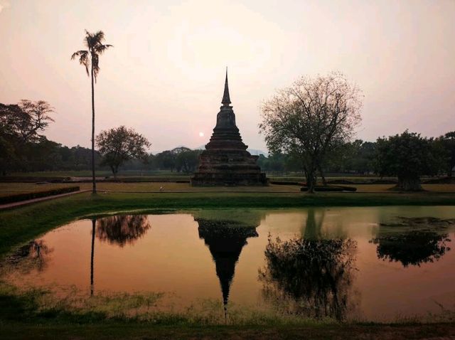 ชมมรดกโลก อันดับที่ 574 📍วัดมหาธาตุ สุโขทัย
