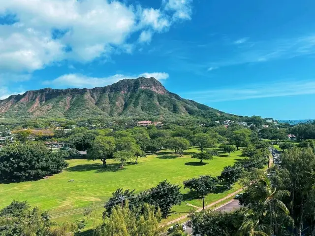 🌄 Volcanic Views at Lotus Honolulu 