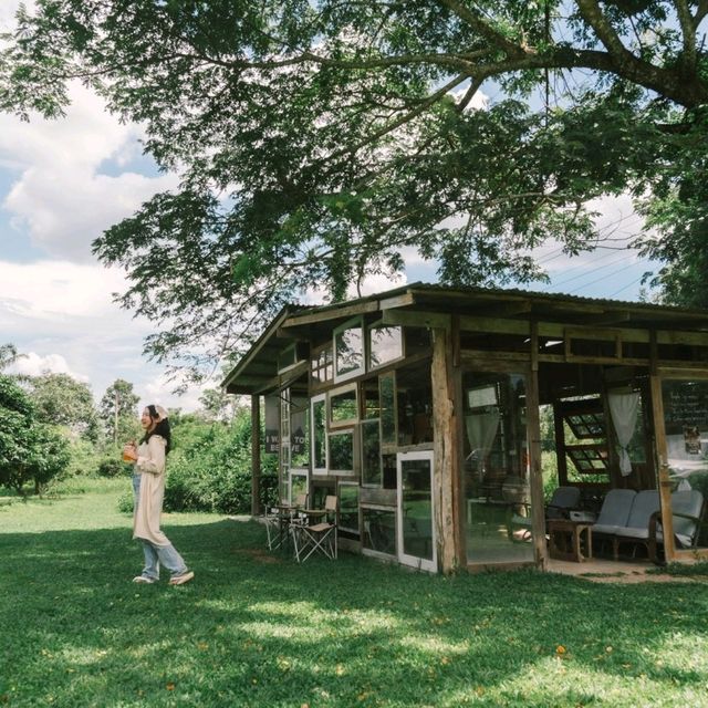 ร้าน Far Away 