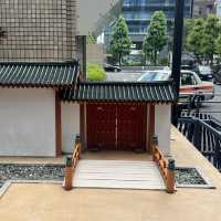 【京都/京都駅】10分の1のサイズで復元された古都京都の羅城門✨️
