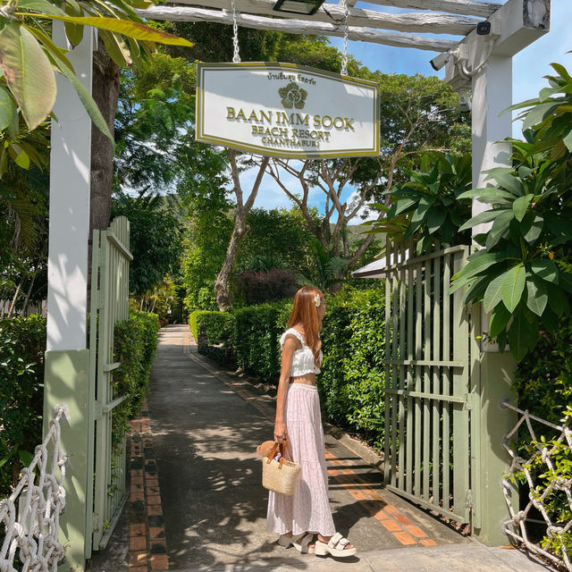 ที่พักสไตล์บ้านสวนติดทะเล 🌴🌼 บ้านอิ่มสุข รีสอร์ท