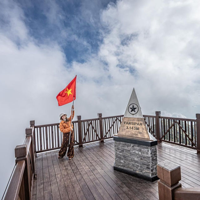 นั่งกระเช้าลอยฟ้า เที่ยวชมยอดเขาฟานซีปัน⛰️
