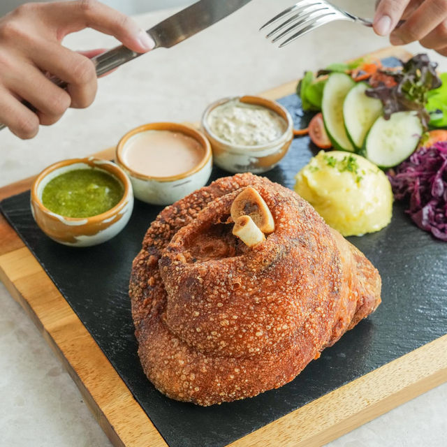 Bat Tales Cafe & Restaurant Khaoyai