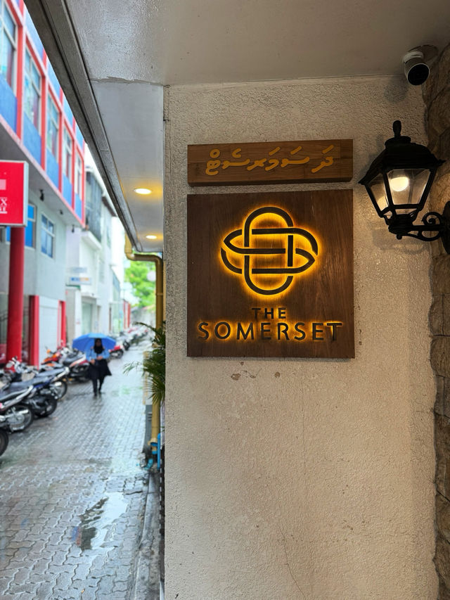 🏢 Decent Transit Hotel