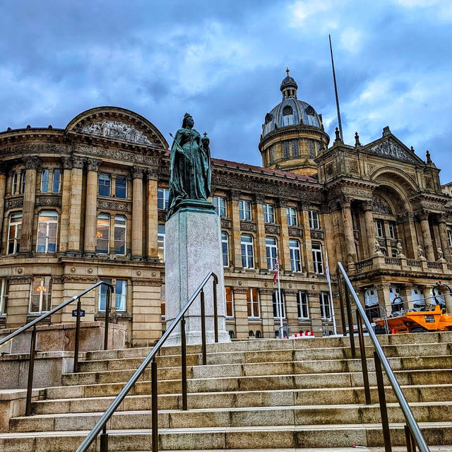 🇬🇧 Explore European Elegance at Victoria Square, Birmingham