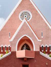 โบสถ์สีชมพูเมืองดาลัด Domaine De Marie Church