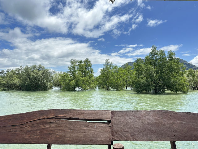 สะพานไม้ไผ่ อ่าวท่าเลน กระบี่