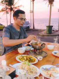 หาดบางเสร่ ชมพระอาทิตย์ตกสุดโรแมนติก 🥰