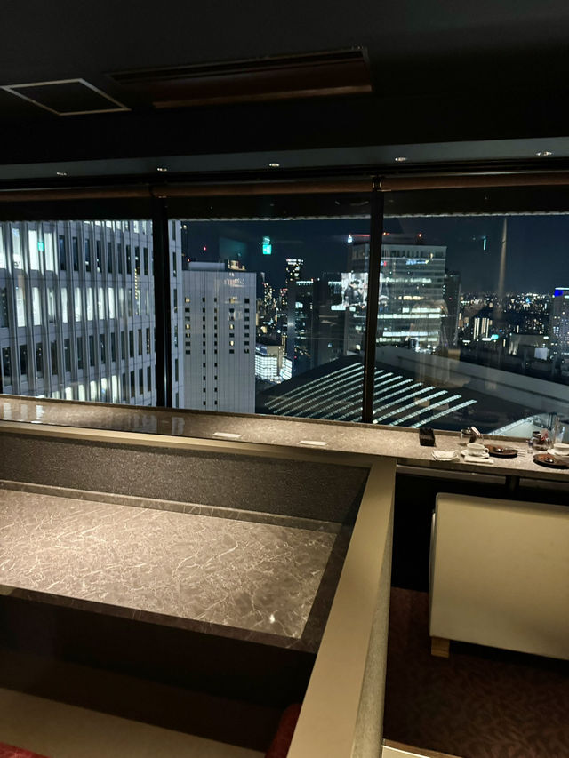 【大阪/梅田】31階からの絶景が楽しめるハロウィンディナー