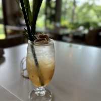 ร้านอาหารกึ่งคาเฟ่ อาหารอร่อย บรรยากาศชนะเลิศ