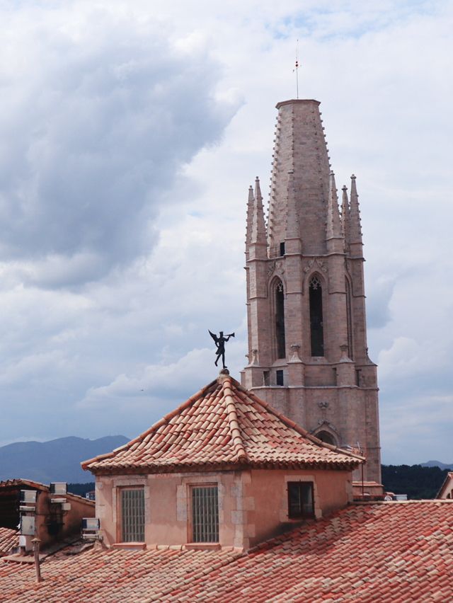 西班牙🇪🇸｜赫羅納主教座堂🏰 你認得這是哪一部電影的取景地嗎