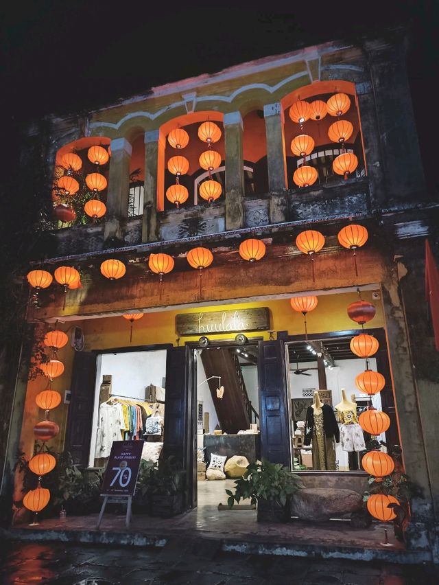 CHARMING OLD TOWN IN HOI-AN 😍