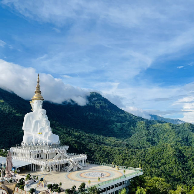 วัดพระธาตุผาซ่อนแก้ว จังหวัดเพชรบูรณ์ 