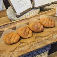 【韓国】韓国で大人気の行列のできる塩パン専門店🥐